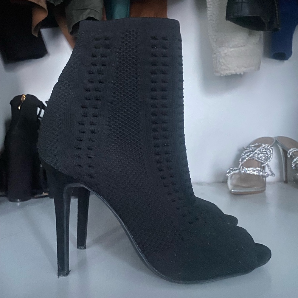Knitted peep toe heels